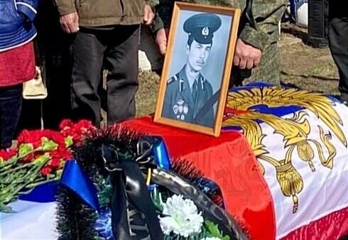    В Абдулинском округе простились с Ильгизом Идиатуллиным, погибшим в ходе СВО Кристина Просвиркина