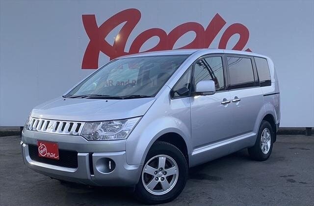 Фото внешности и салона, листайте