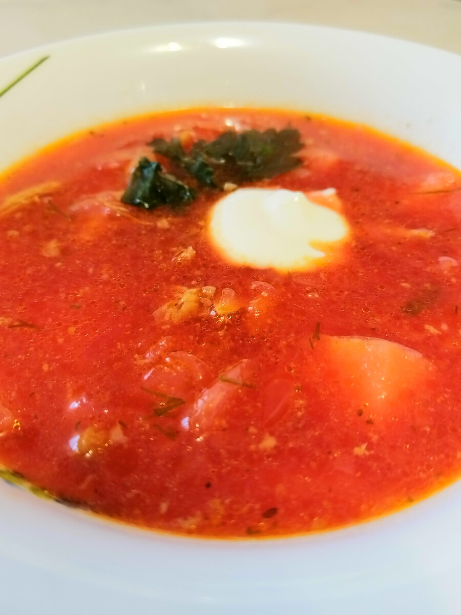 Всем привет! Сегодня хочу поделиться рецептом очень вкусного борща с квашеной капустой. Все ингредиенты рассчитаны на объем кастрюли в 4 литра. Итак, Вам понадобится: