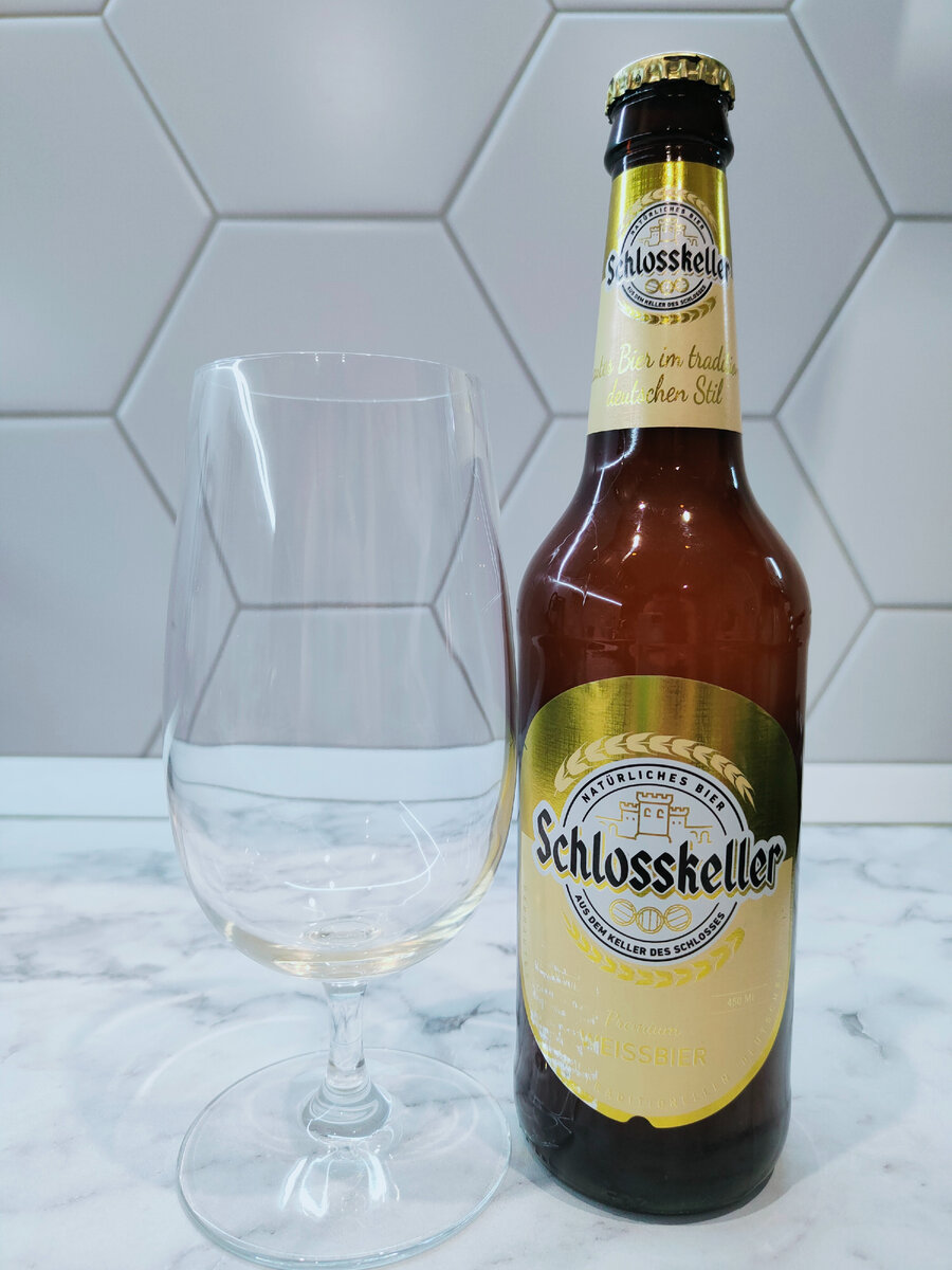 Пиво "Schlosskeller Weissbier" (Шлёсскеллер Вайсбир) от Завода Белый Кремль