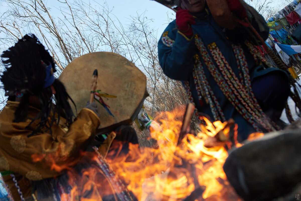 Бурятский шаман. Шаманы Тувы. Тувинские шаманы. Традиции шаманов. Выступление шамана на 23 февраля