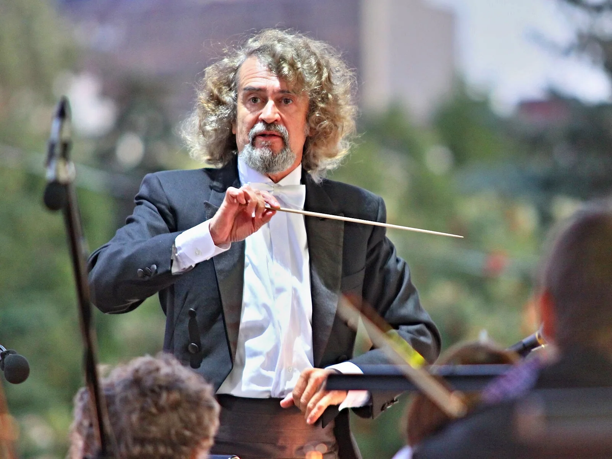 Главный дирижер Самарской государственной филармонии Михаил Щербаков