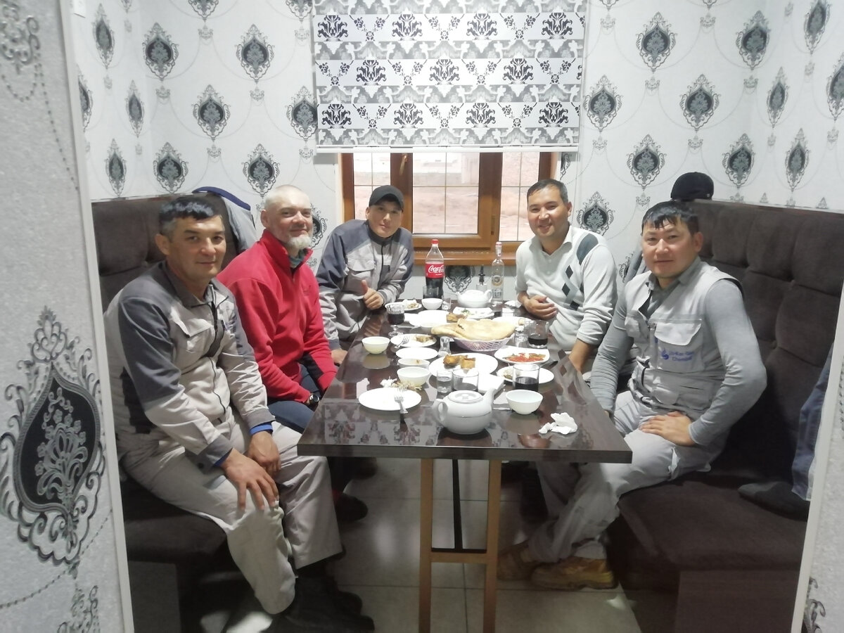 Знакомство с жителями, покушать, поговорить 