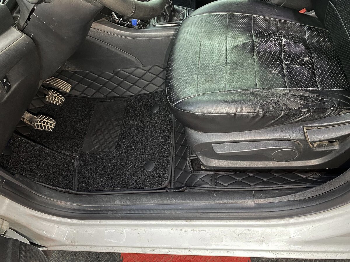 Коврики из экокожи на LADA Vesta