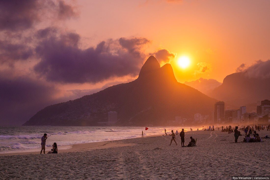 Rio de janeiro фильтр. Рио-де-Жанейро город. Климат Рио де Жанейро. Красный пляж Рио де Жанейро. Рио де Жанейро на рассвете.