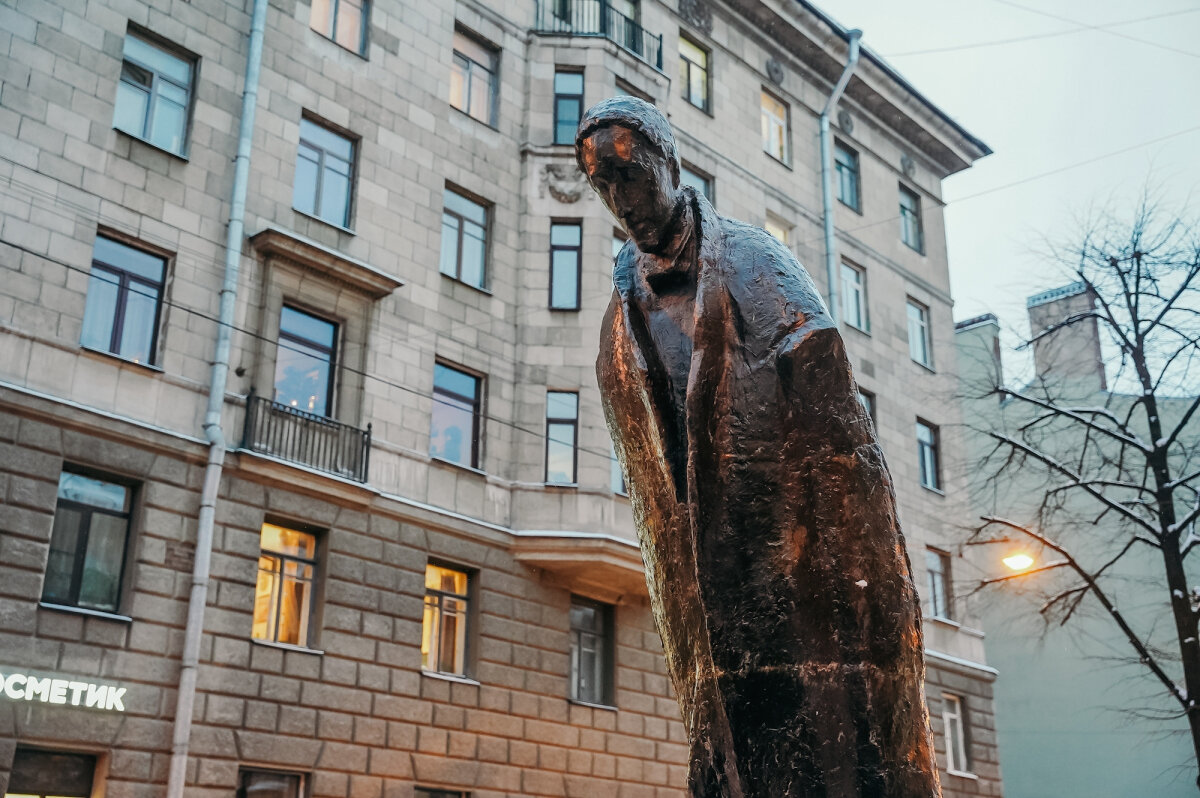 Памятник блоку в санкт петербурге новый