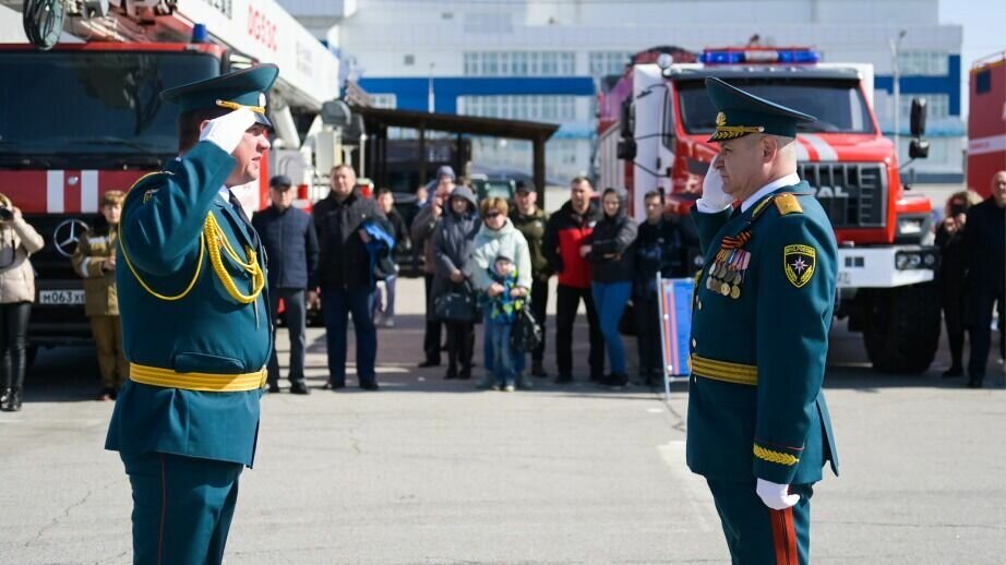     В краевой столице накануне профессионального праздника возле арены «Ерофей» огнеборцы устроили концерт и тематическую программу.