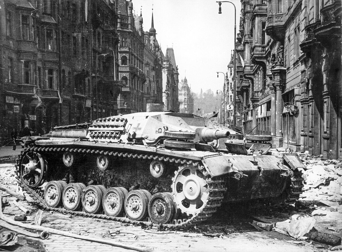 Немецкая бронетехника в Праге. Getty Images