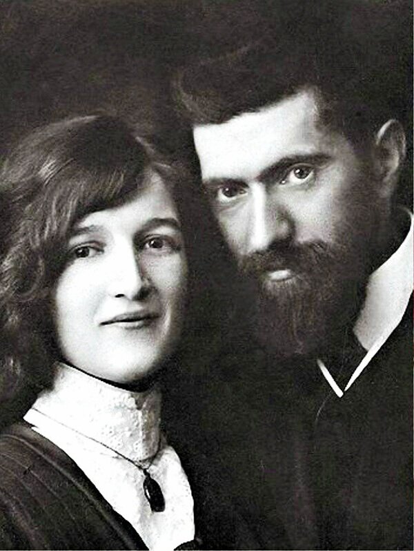 Александр Таманян с женой Камиллой. Источник http://www.alexandertamanian.com/