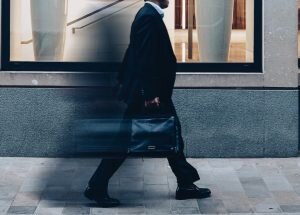    Фото: unsplash.com / Nigel Tadyanehondo Гульназ Астахова