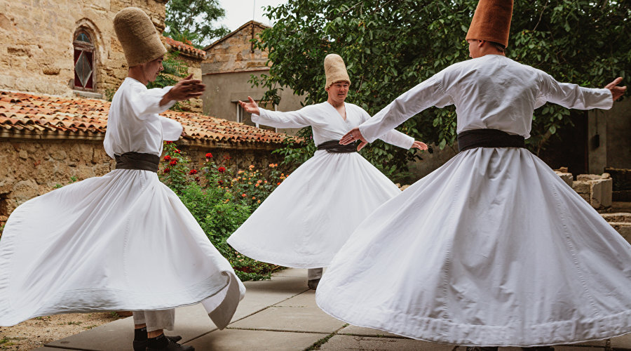 Кружение дервишей // Фото: Туристический портал Республики Крым