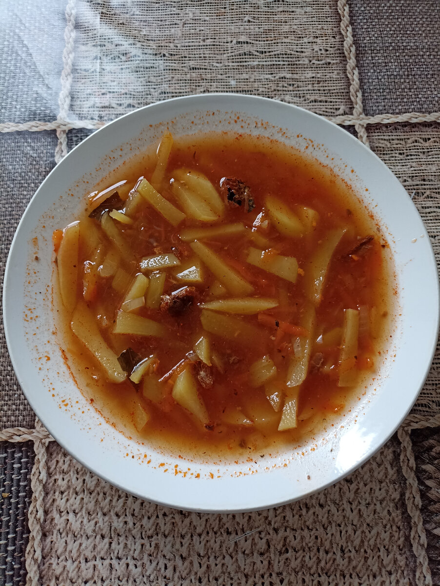 Суп с рыбными консервами. 