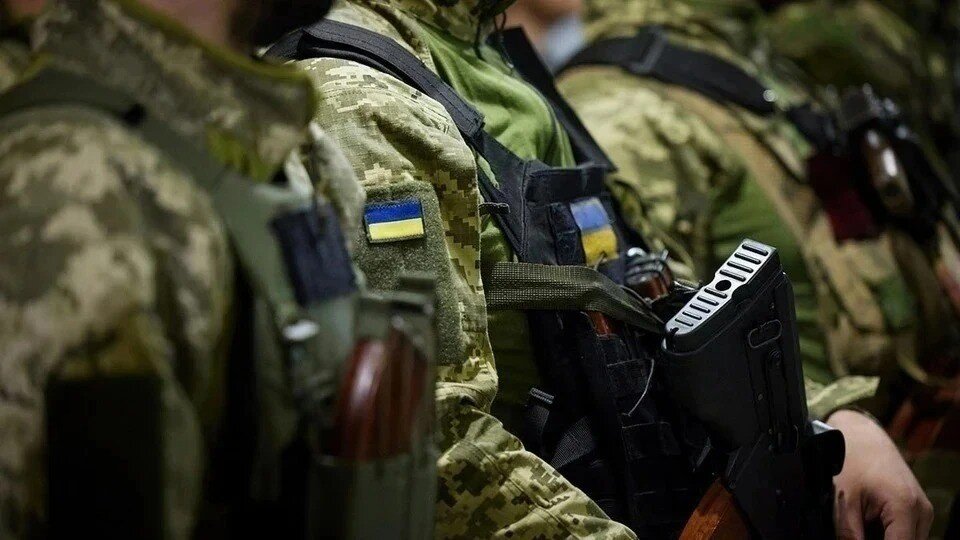     Полковник США Макгрегор считает, что Зеленский загнал крупное соединение ВСУ в ловушку в Артемовске  REUTERS