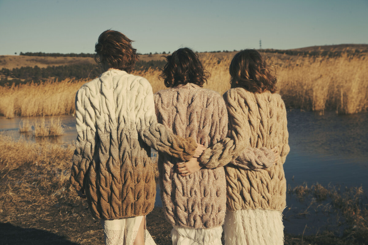 Свитера-косы от LALOCARDIGANS: источник фото - https://ru.pinterest.com/pin/163325923965195133/
