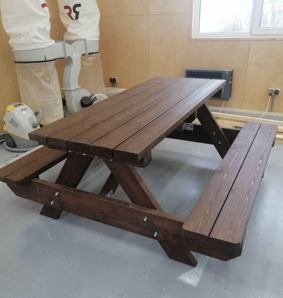 Стол со скамейкой из дерева тип 1
