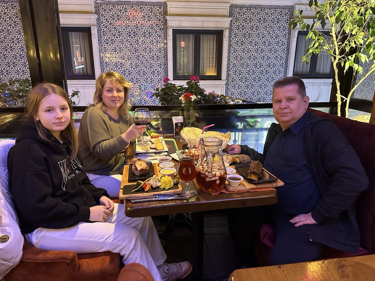 неожиданно поздравил