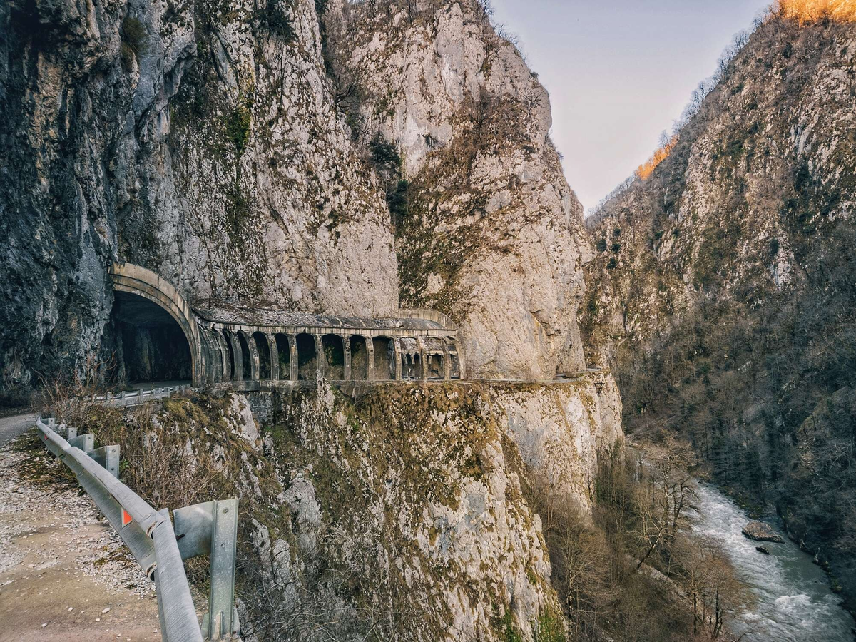 Старая краснополянская дорога