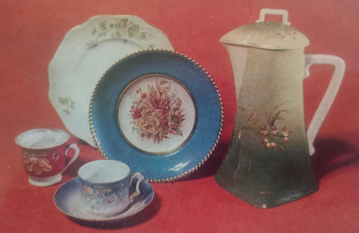 Изделия Бронницкий фабрики конца ХlХ в. Источник. Новгородский фарфор. Лениздат. 1986г.