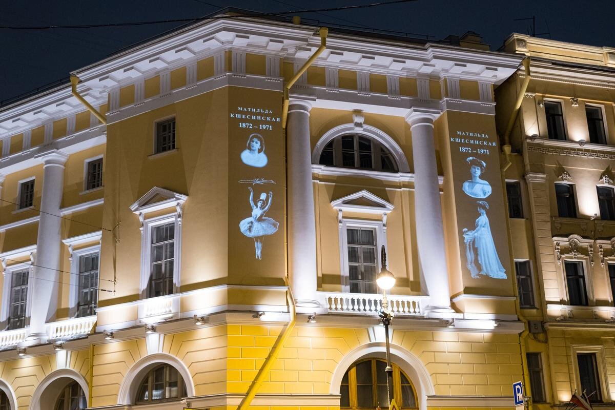 Фасады исторических зданий в центре Петербурга украсят новые световые  проекции | MR7.ru - Мой район | Дзен