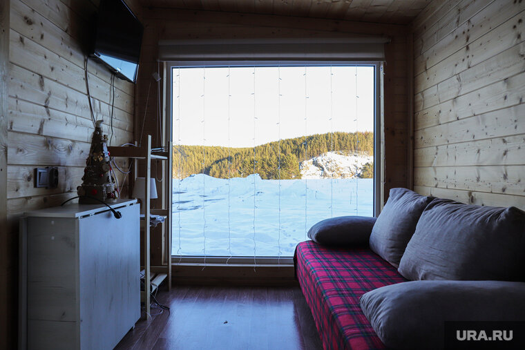    Предприниматель приступил к изготовлению домиков