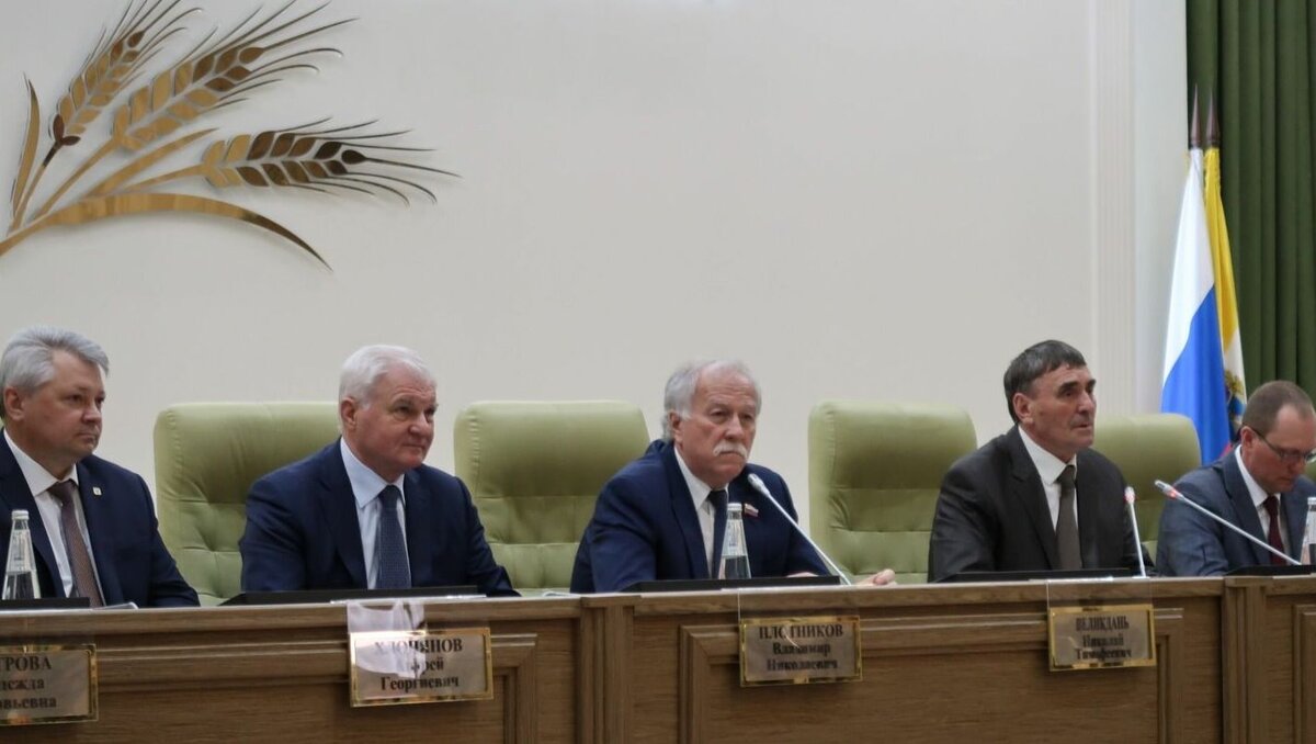     Спикер краевой Думы принял участие в аграрной конференции по итогам 2022 года, сообщает пресс-служба регионального парламента.