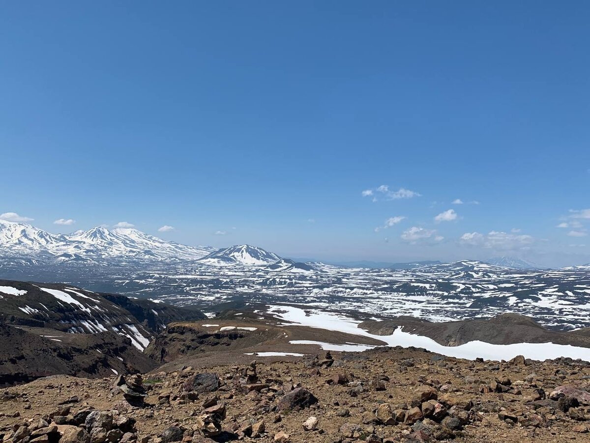 Эль-брук гора. Вид на вилючинскую сопку из петропавловска камчатского. Авачинская бухта вулкан вилючинский. Камчатка лайф. Долина потухших вулканов бурятия.