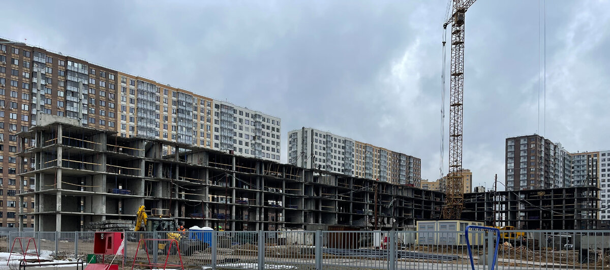 Корпус 22: Начало монтажа каркаса здания на уровне 6-го этажа