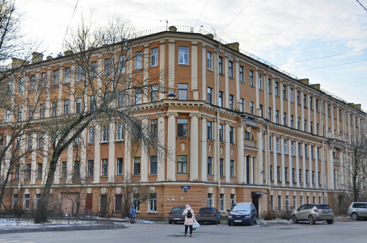 Купить Комнату в Трехкомнатной Квартире в переулке Каховского (Санкт-Петербург) 