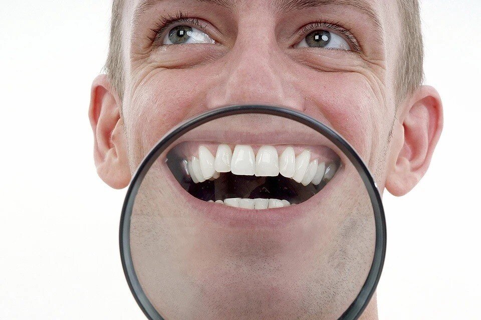     Врач Костюк рассказал сколько килокалорий сжигается за час смеха  GLOBAL LOOK PRESS