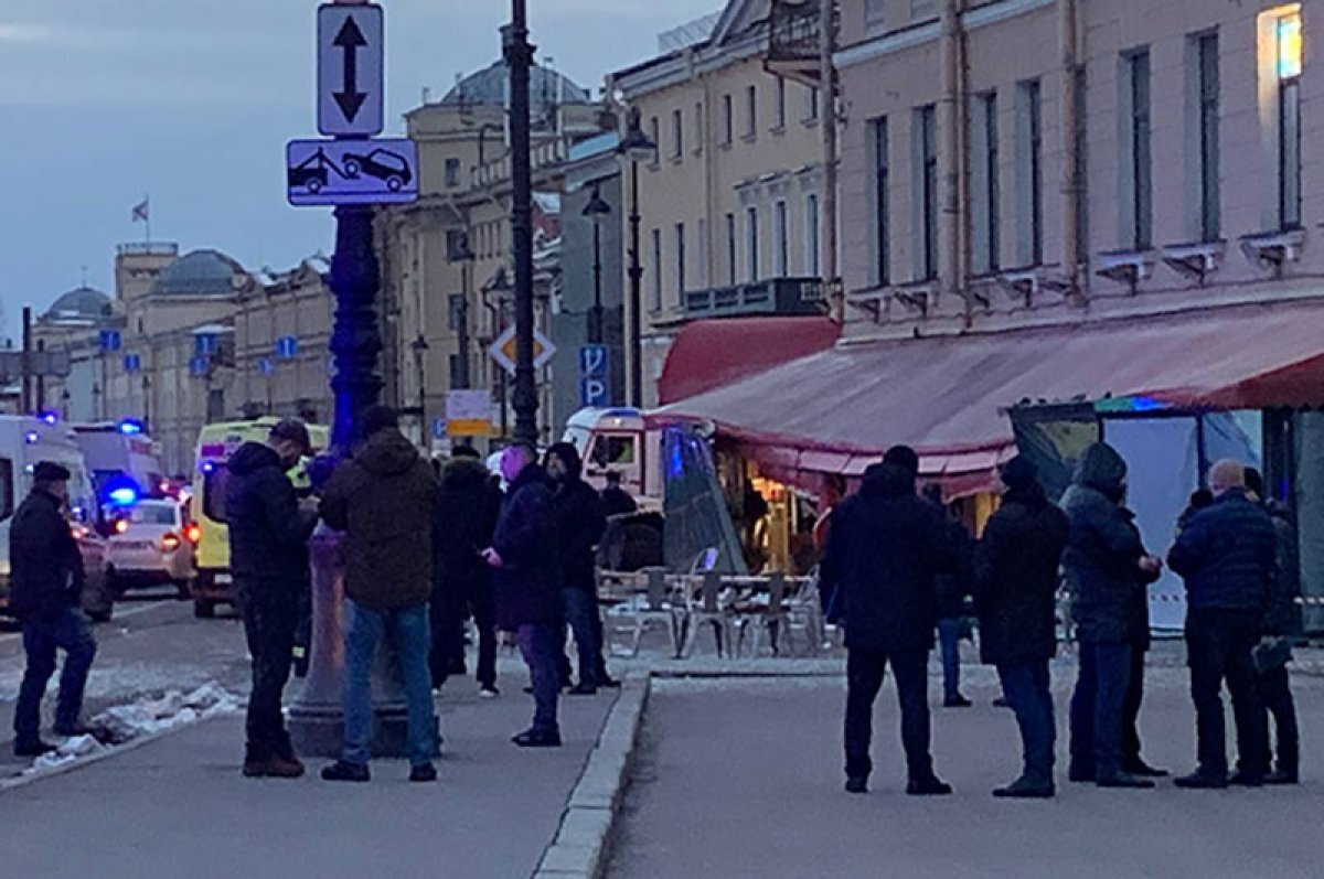    Число пострадавших при взрыве в кафе в Петербурге выросло до 30