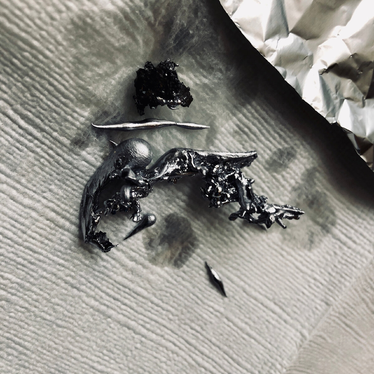 Отливка свинцом, указывающая на подселенную сущность