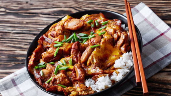    30 минут на кухне: японский омлет оякодон с рисом и курицей на завтрак Андрей Соколов