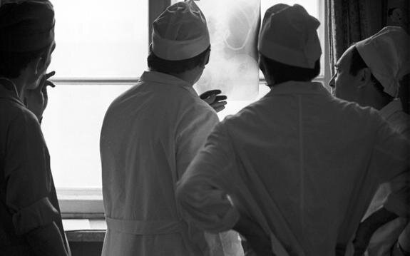    Медикам, лечащим раненных в СВО, доплатят от 20 до 100 тыс. рублей