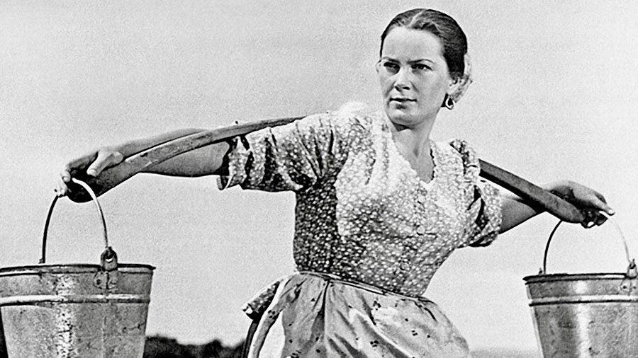 Элина Быстрицкая (Кадр из фильма «Тихий Дон», 1958)