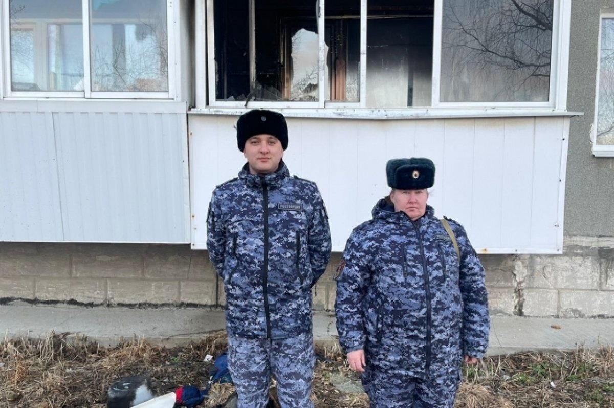    Свердловские росгвардейцы спасли ребенка из задымленной квартиры