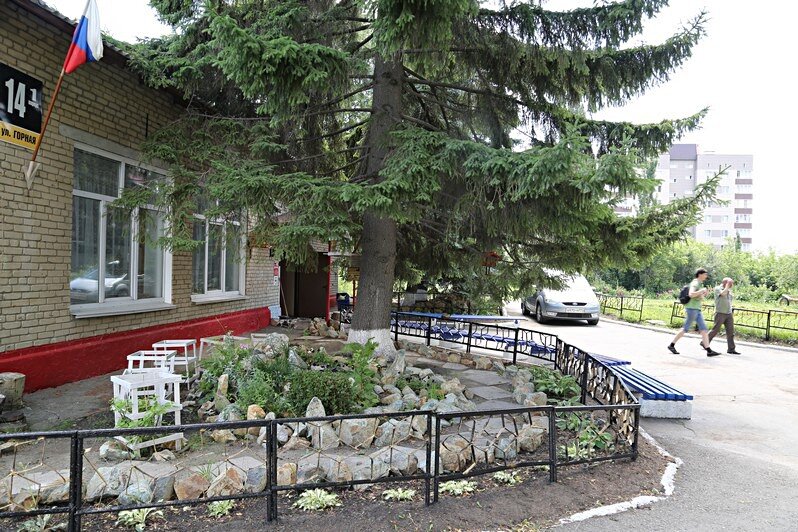 Новое здание СЮН, ныне Детский эколого-биологический центр, г. Озёрск.