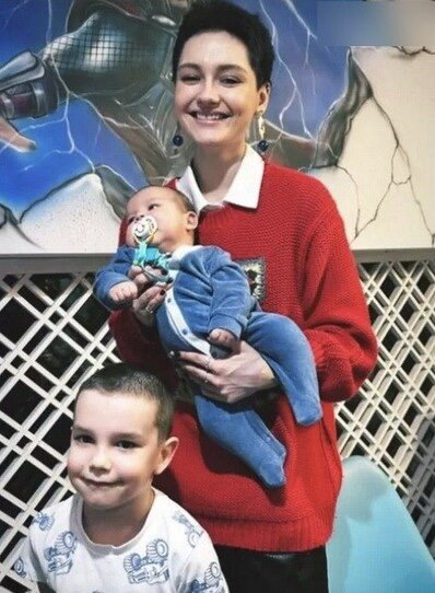     Мария с братьями Тимуром и Маратом Фото: соцсети