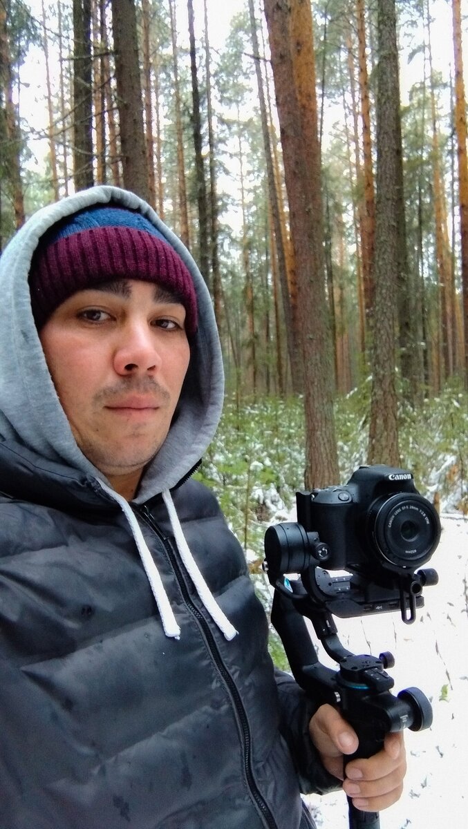 Создать карусельРуслан со своим любимым «инструментом» - фотоаппаратом