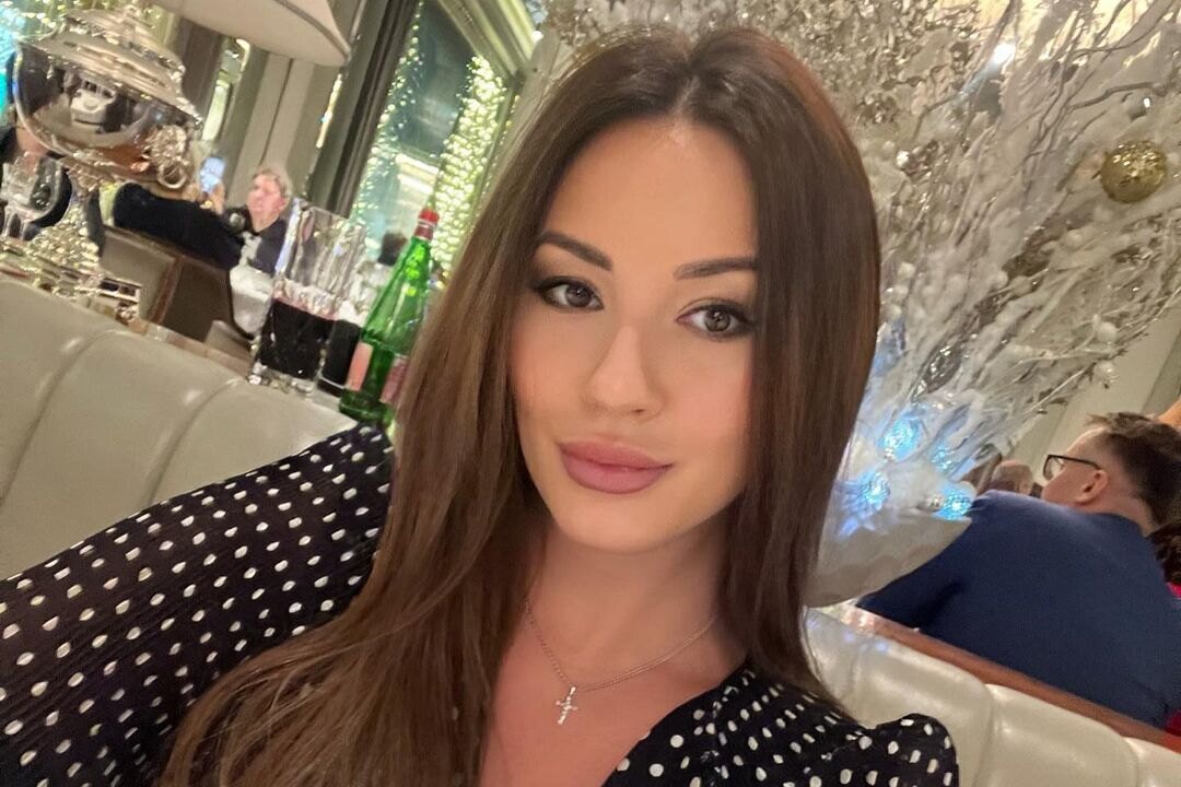     «Я потеряла сознание во время увеличения губ!»: дочь Александра Серова призналась, что очень испугалась