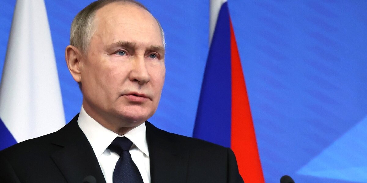 Фото: с сайта Кремля (http://static.kremlin.ru/media/events/photos/big2x/AAr3GAWLQK42nmAUoROSnZeN3FzVDbW4.jpg)