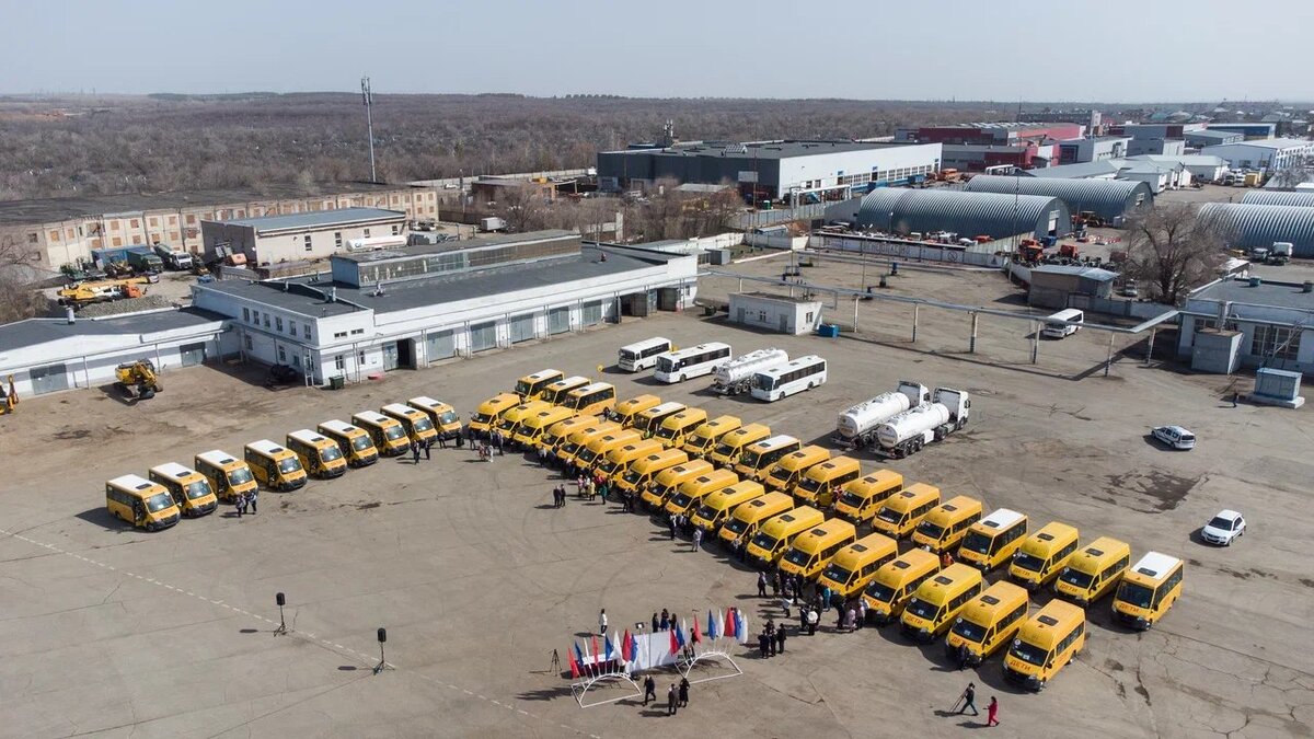    Денис Паслер вручил представителям сельских школ Оренбуржья ключи от 46 новых Газелей Белов Михаил Александрович