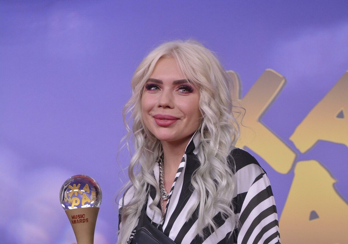 По словам Карины, идея альбома заключается в том, что счастье – это бесплатно.  Фото: Pavel Kashaev, Павел Кашаев / Global Look Press / globallookpress.com