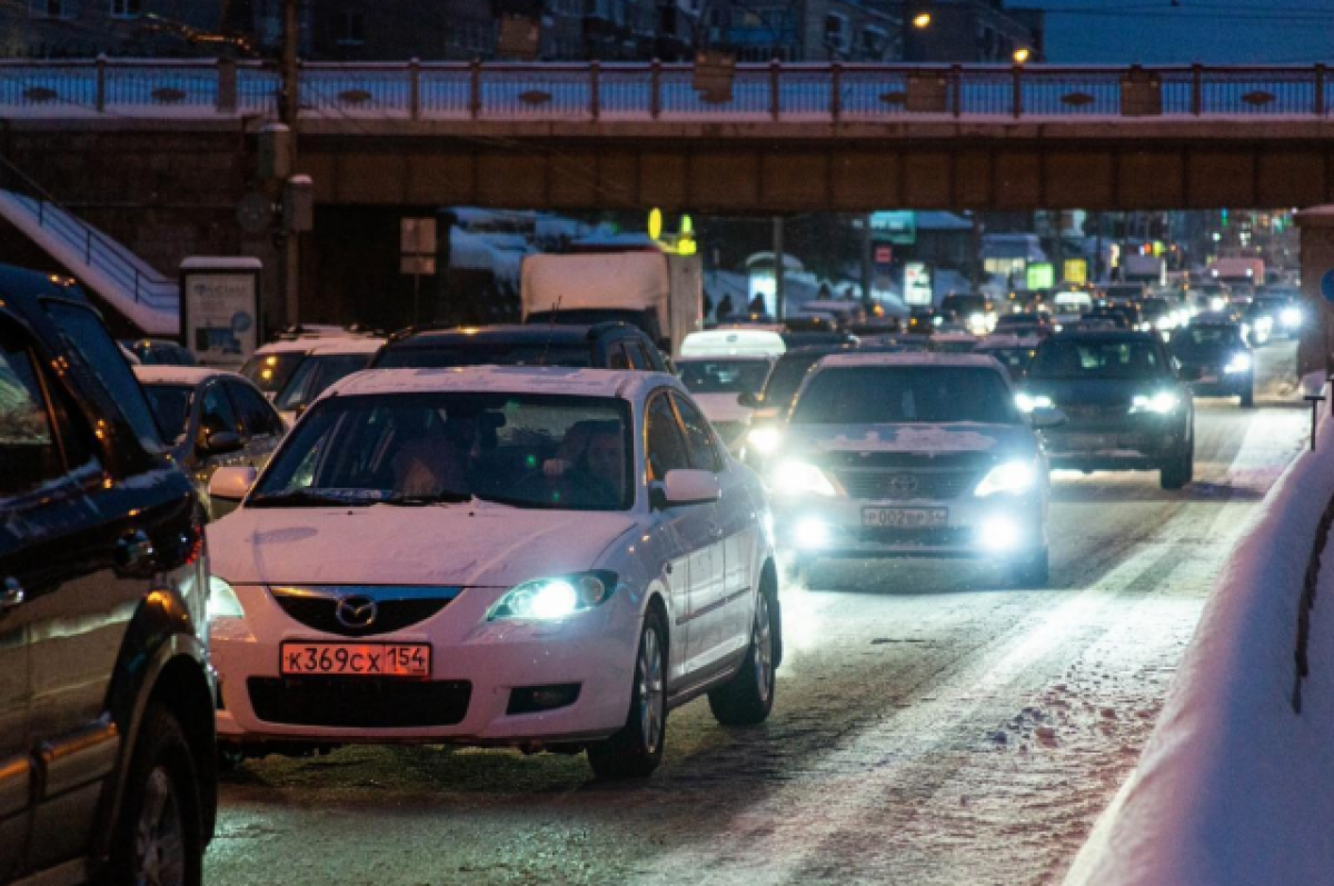    Дороги в Новосибирске вечером 7 апреля сковали 10-балльные пробки