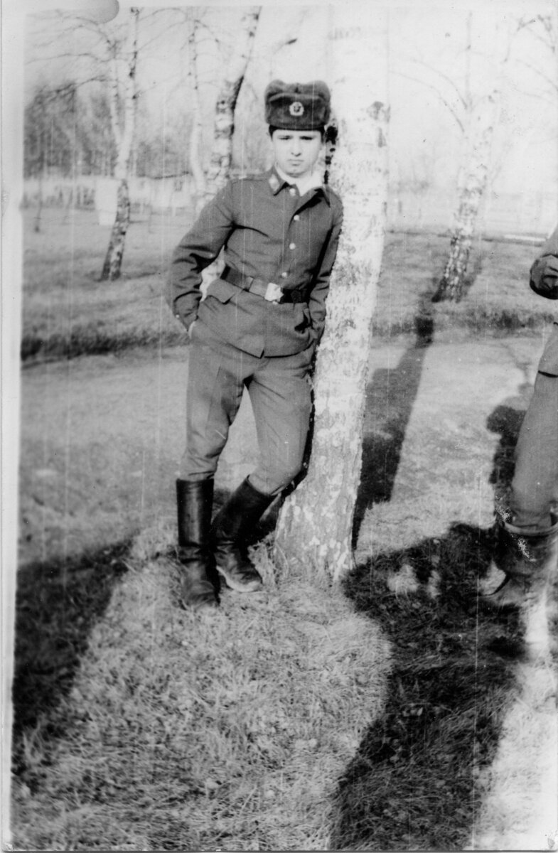 ранняя весна 1982 года. Скоро стану прапорщиком ГСВГ...