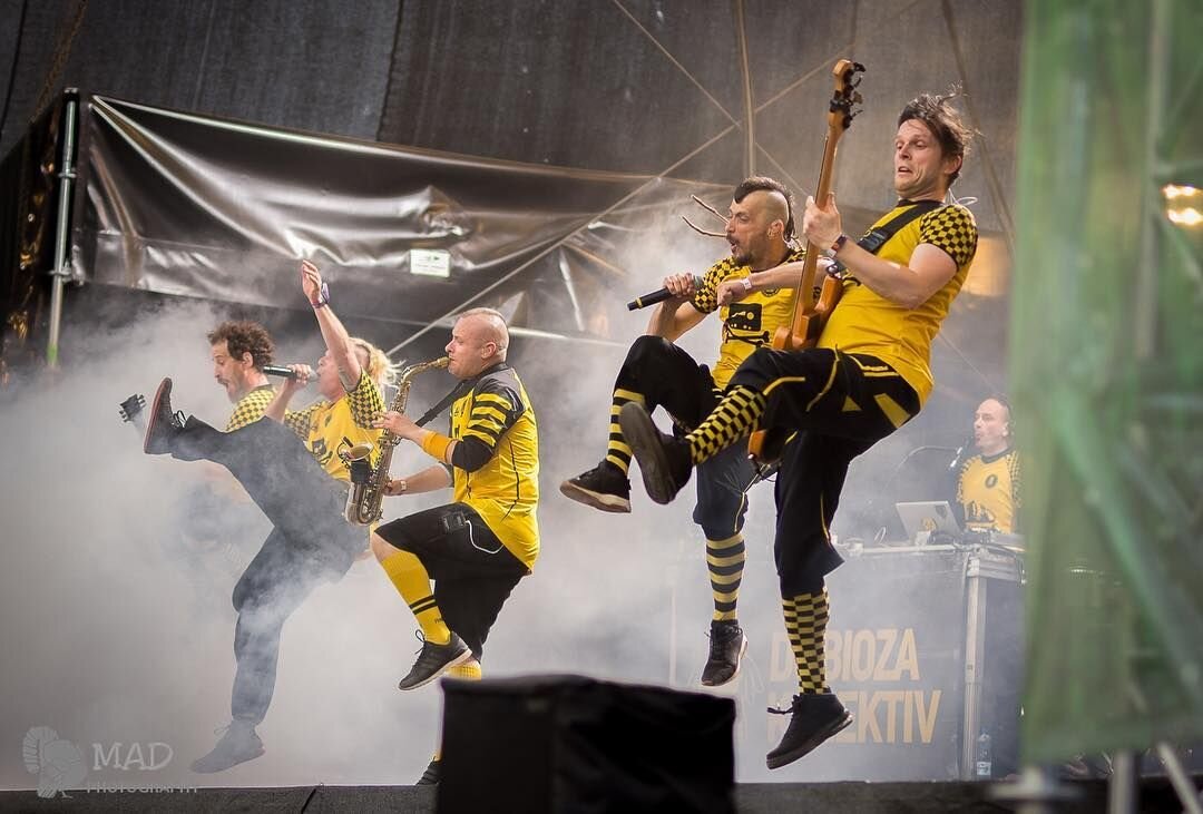 еще у ребят веселые клипы