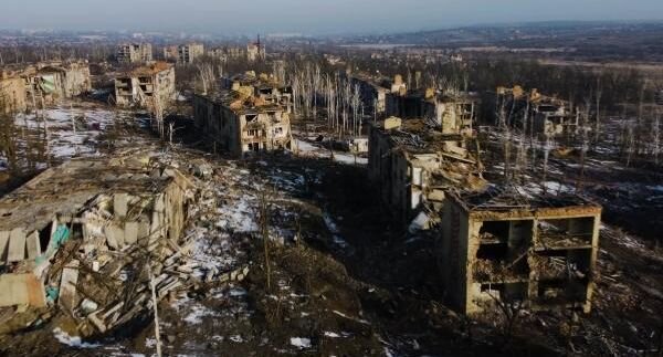 Жилые дома, разрушенные в результате обстрелов в Артемовске📷
