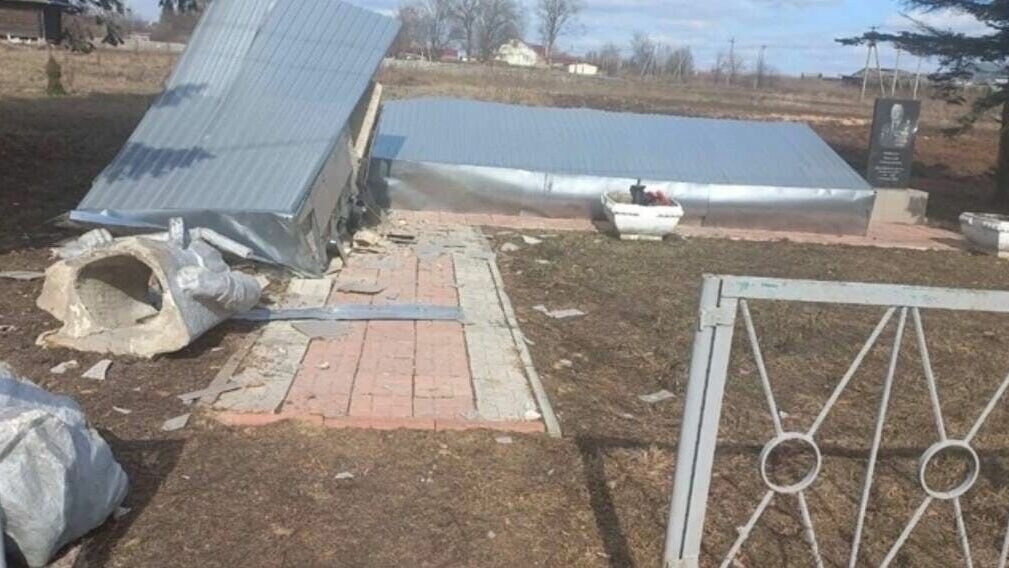     Проверка была организована со стороны правительства Нижегородской области из-за обрушения памятника советскому солдату в рабочем поселке Тонкино. Такое поручение дал заместитель губернатора Андрей Гнеушев. Об этом NewsNN сообщили в облправительстве.