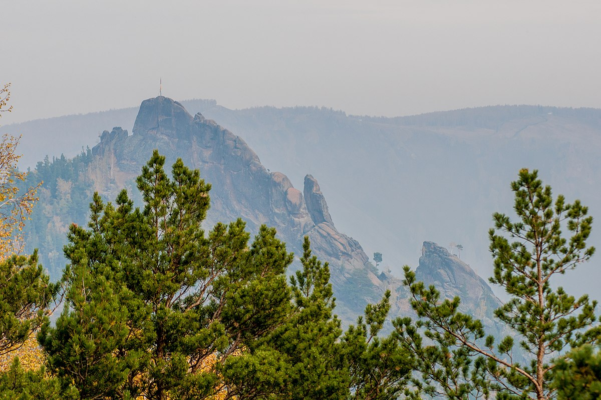 Красноярские столбы. Алексей Задонский, CC BY-SA 4.0, via Wikimedia Commons