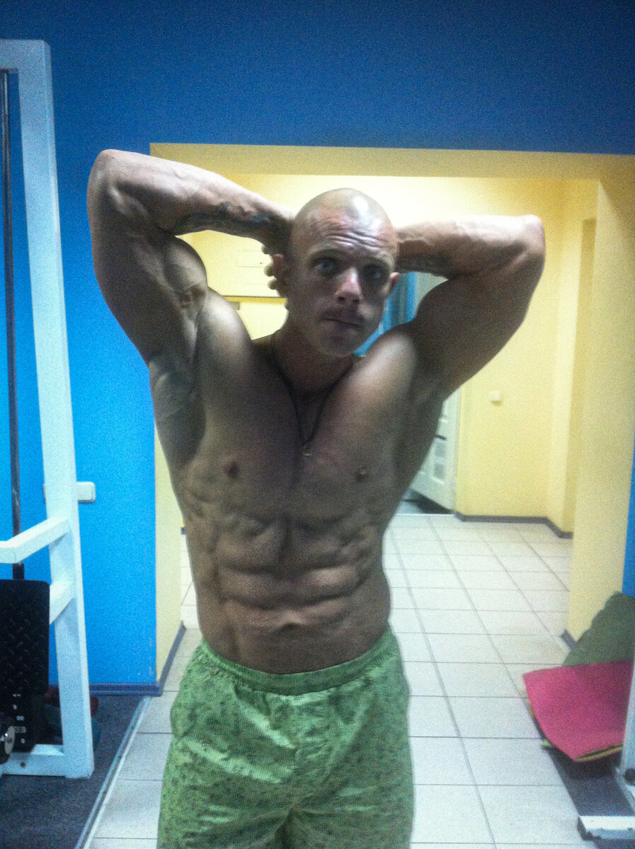 Я тут моложе и стройнее чем сейчас. Фото сделано 10 лет назад.