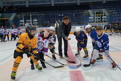    Ежегодный турнир по хоккею на призы олимпийского чемпиона, трехкратного чемпиона мира, обладателя Кубка Стэнли, президента федерации хоккея Московской области Валерия Каменского © Пресс-служба Министерства физической культуры и спорта Московской области